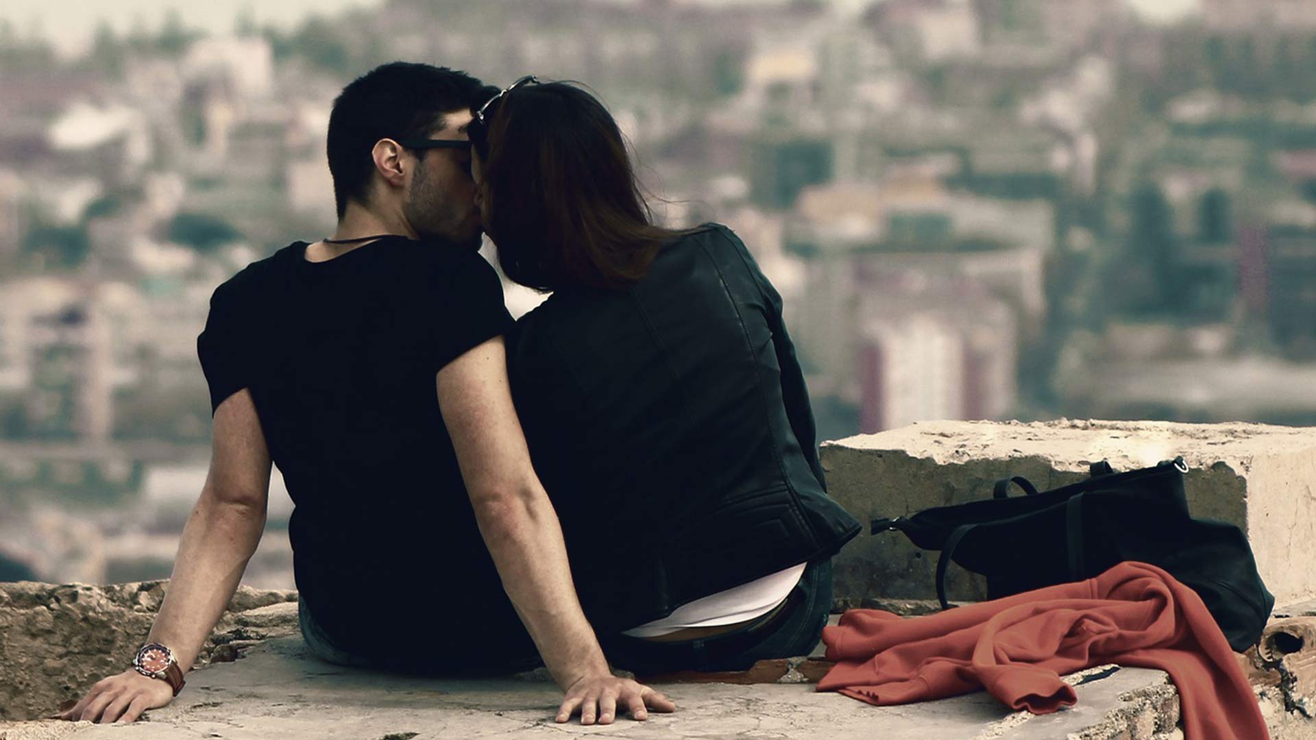 앰브로즈 레드모온